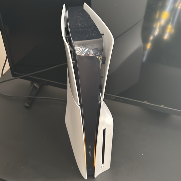 PS5 Game system Comes with all cords and 1 game controller - Picture 2 of 3